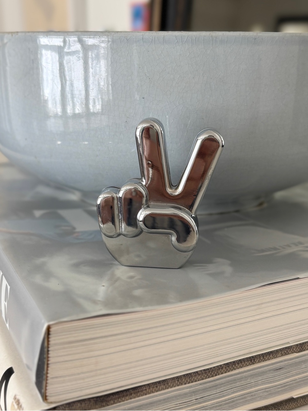 UMBRA Peace Photo Holder Paperweight Desk Accent Peace Sign - Picture 5 of 10
